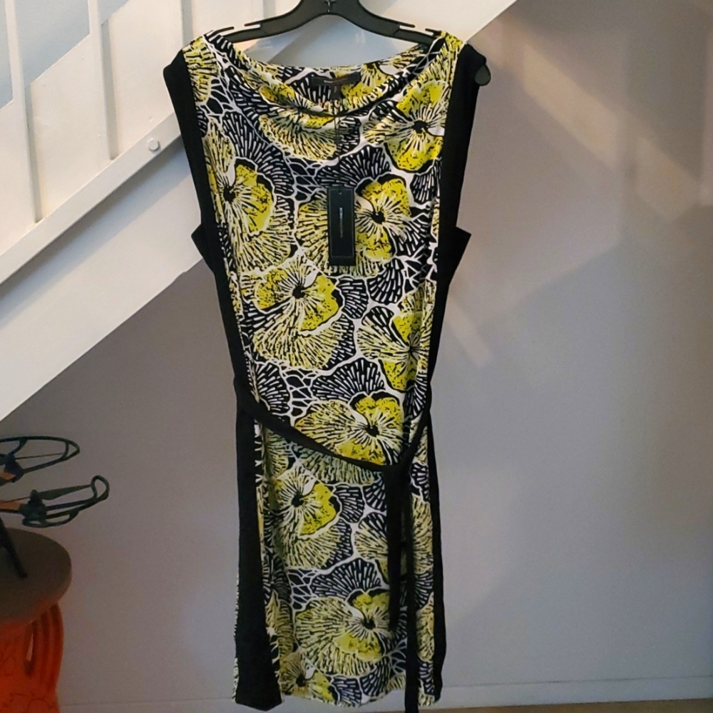 NWT BCBGMAXAZRIA sleeveless boat neck dress